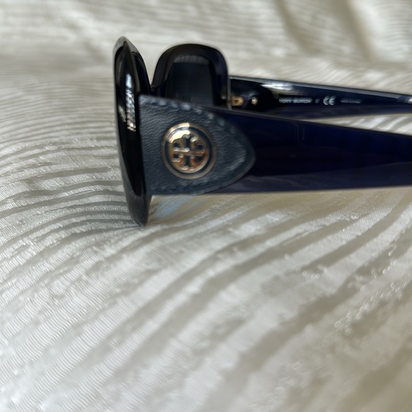 Tory Burch navy gradient lens sunglasses - Picture 8 of 11